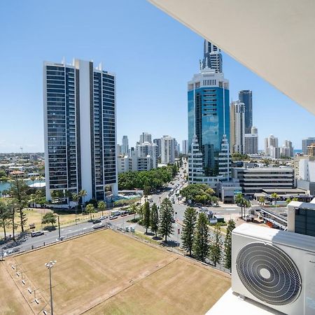 Large Surfers Paradise Apartment With Fantastic Views โกลด์โคสต์ ภายนอก รูปภาพ